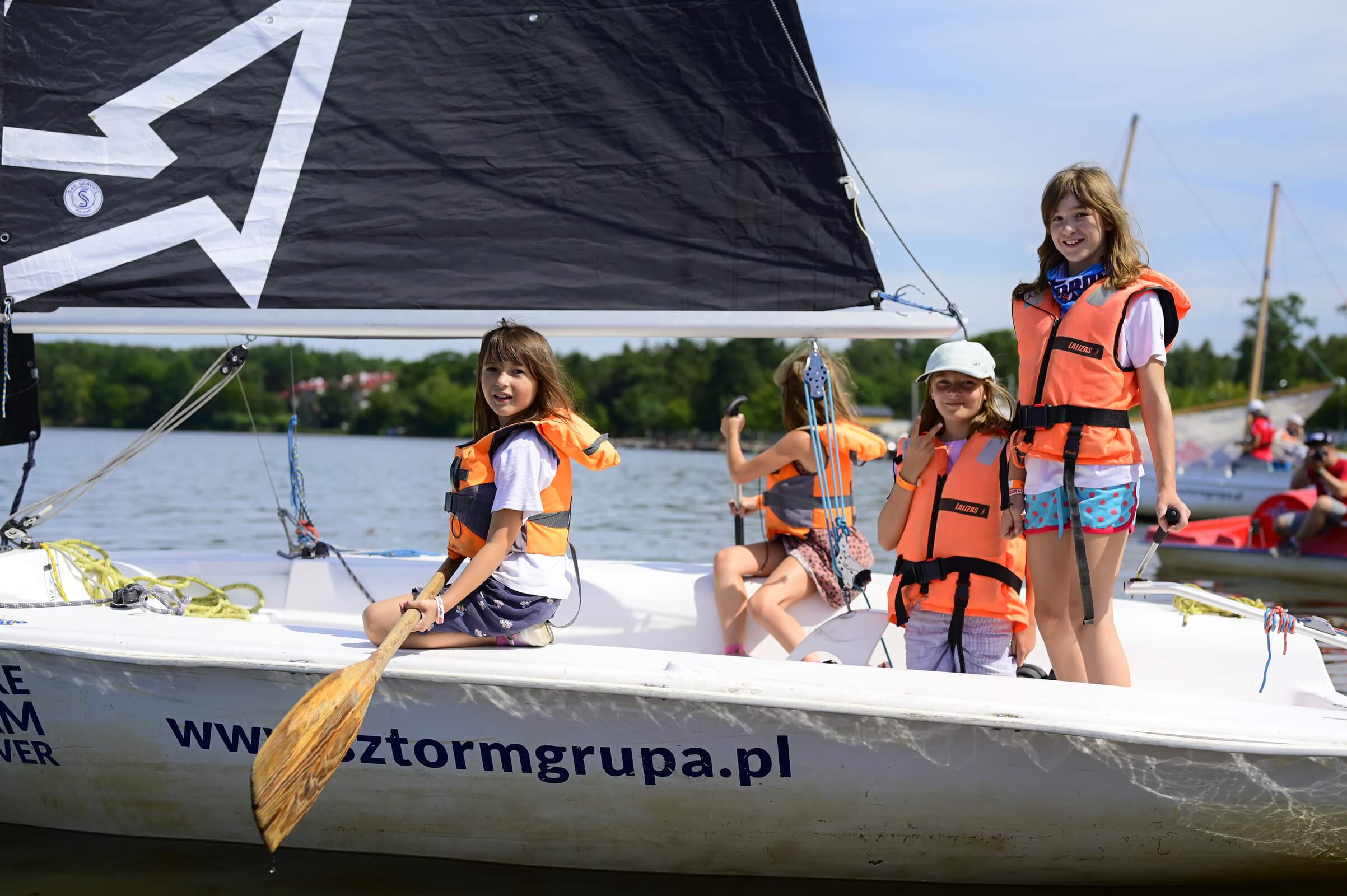 Bezpieczne żeglowanie na półkoloniach